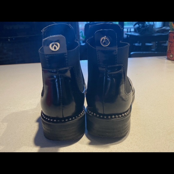 The Wishbone Collection ‘Ariana’ Ankle Boot - Picture 4 of 7